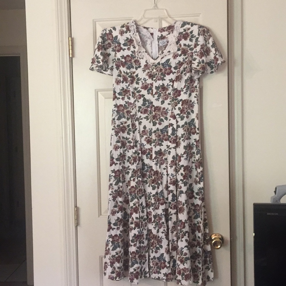 Vintage Lace Collar White Floral Dress Size 7/8